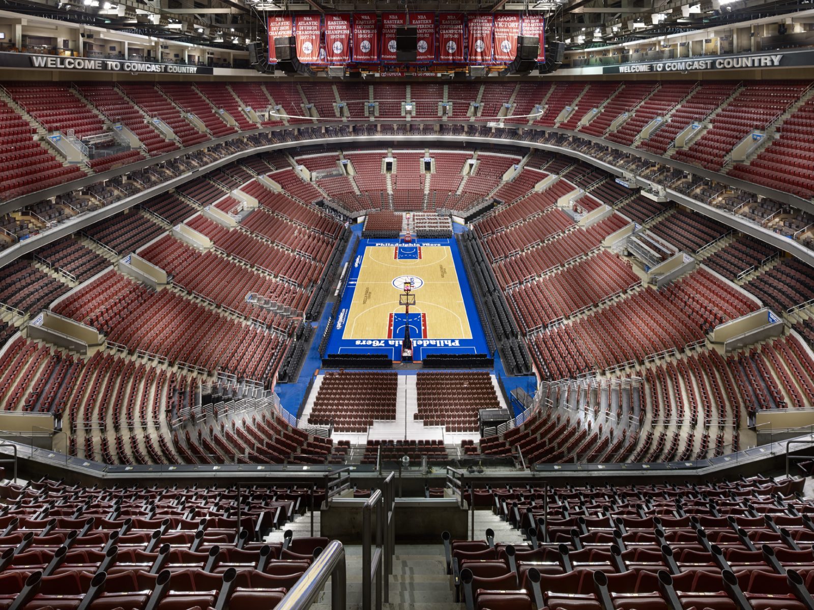 Wells Fargo Center Philadelphia, PA [1600 × 1200] r/stadiumporn
